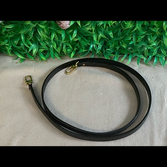 🖤 SOLD🖤Authe Louis Vuitton Black Vernis Strap - Picture 8 of 9